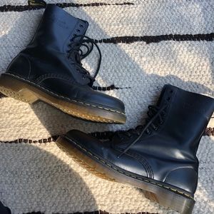 EUC 1490 10-Eye Lace Up Dr. Marten’s Boots